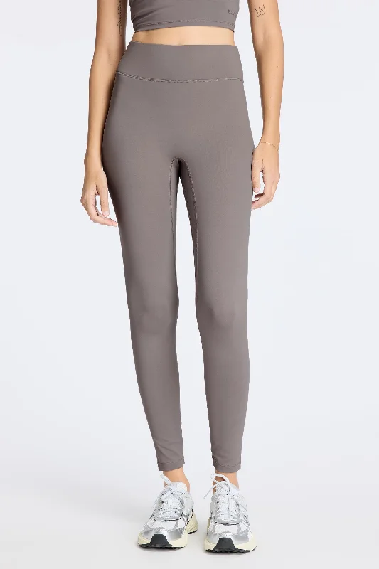 Center Stage Legging - Iron