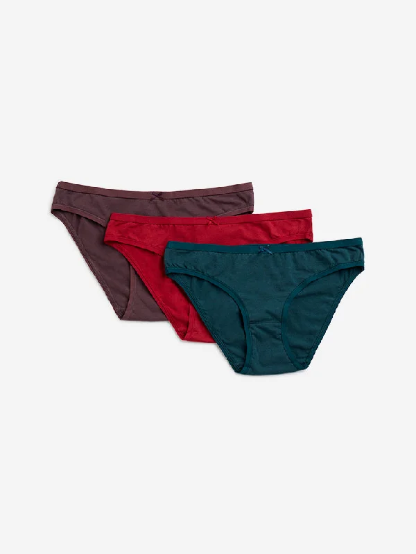 Wunderlove Red Solid Cotton Blend Bikini Briefs - Pack of 3